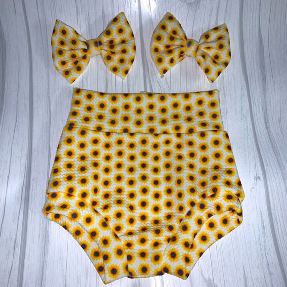 Sunflower Bummies 🌻 - Picture 1 of 2